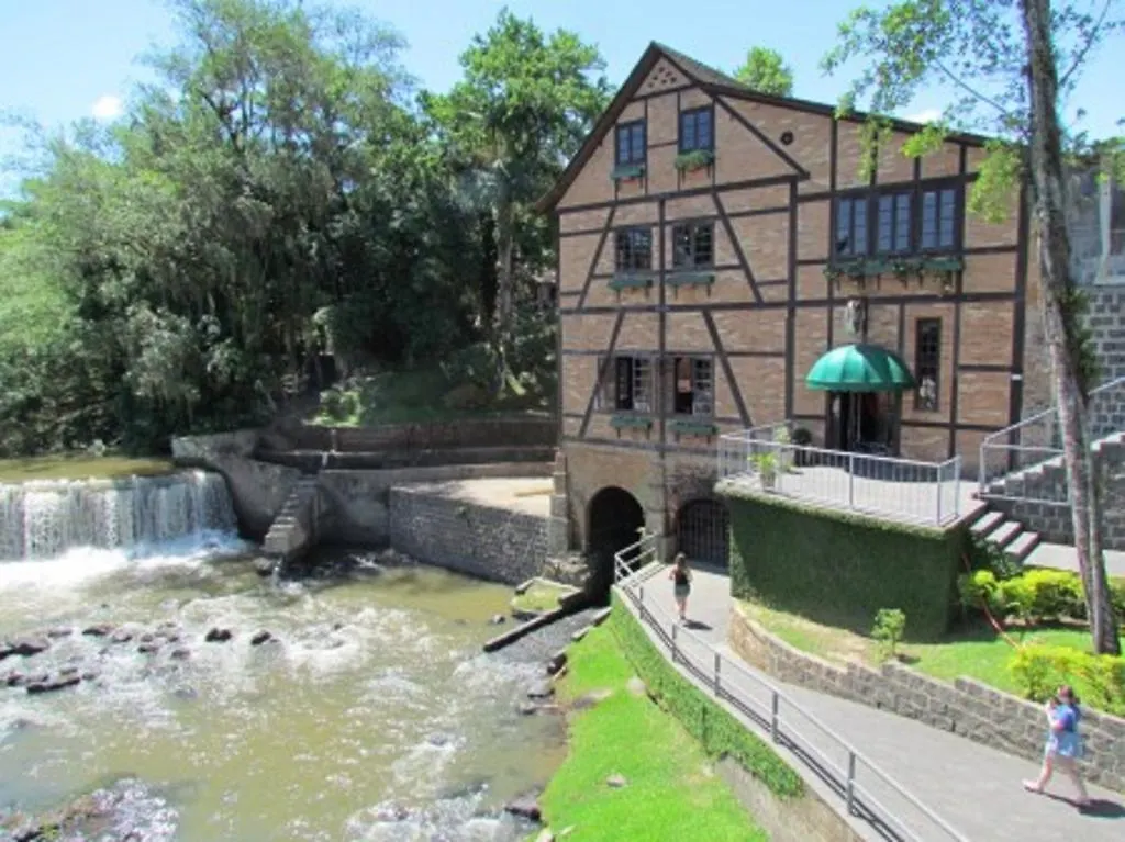 Blue Hill Hotel
