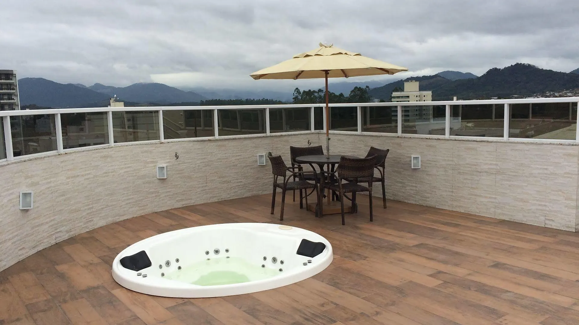 Blue Hill Hotel